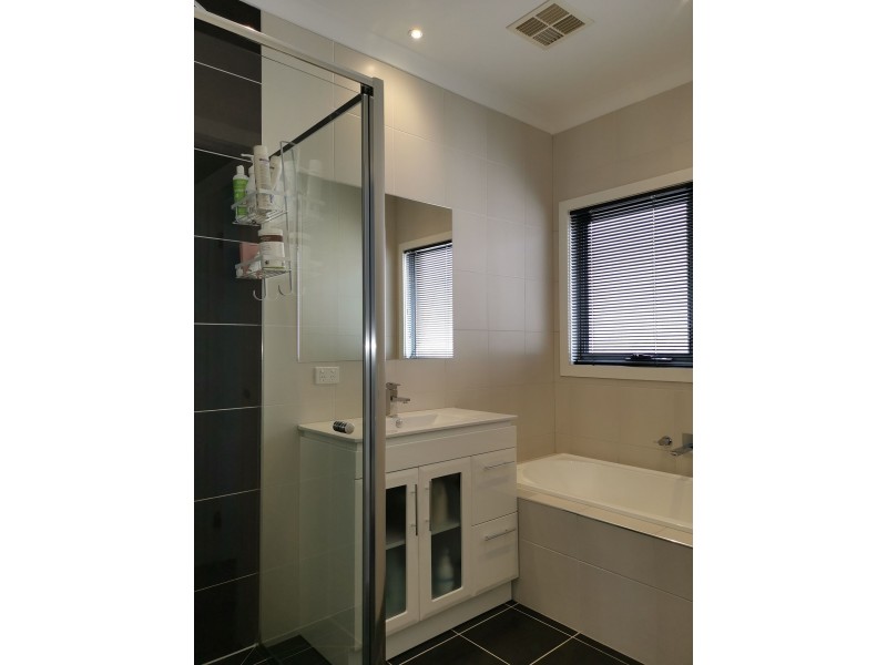 22 Brunton Avenue, Caroline Springs VIC 3023