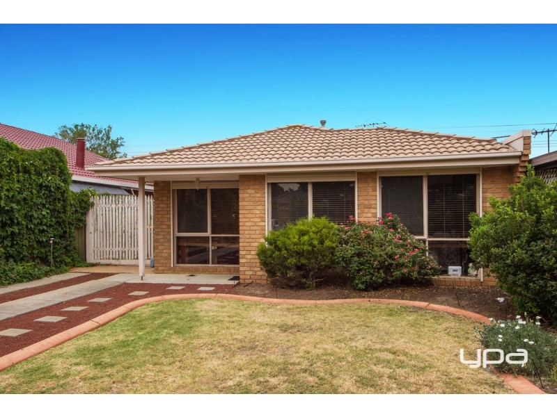 29 Flint Crescent, Delahey VIC 3037