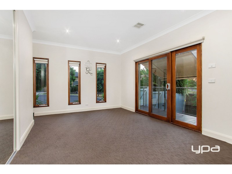 6 Clonandra Lane, Caroline Springs VIC 3023