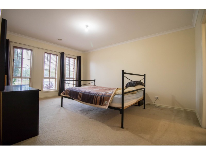 7 Omarama Way, Taylors Hill VIC 3037