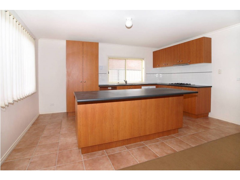 20 Lyons Ave, Burnside VIC 3023