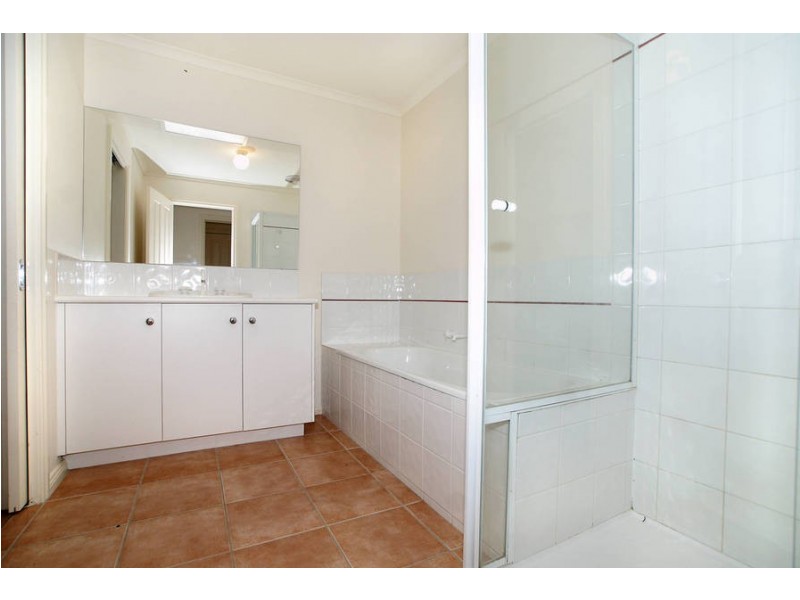 20 Lyons Ave, Burnside VIC 3023