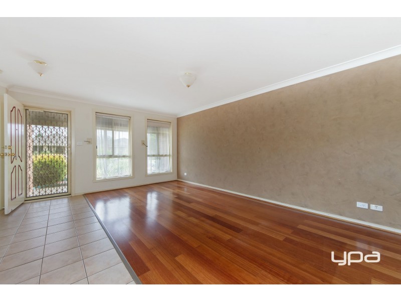 22 Macklin Way, Caroline Springs VIC 3023