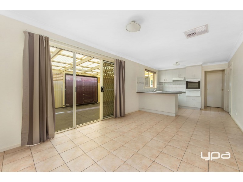 22 Macklin Way, Caroline Springs VIC 3023