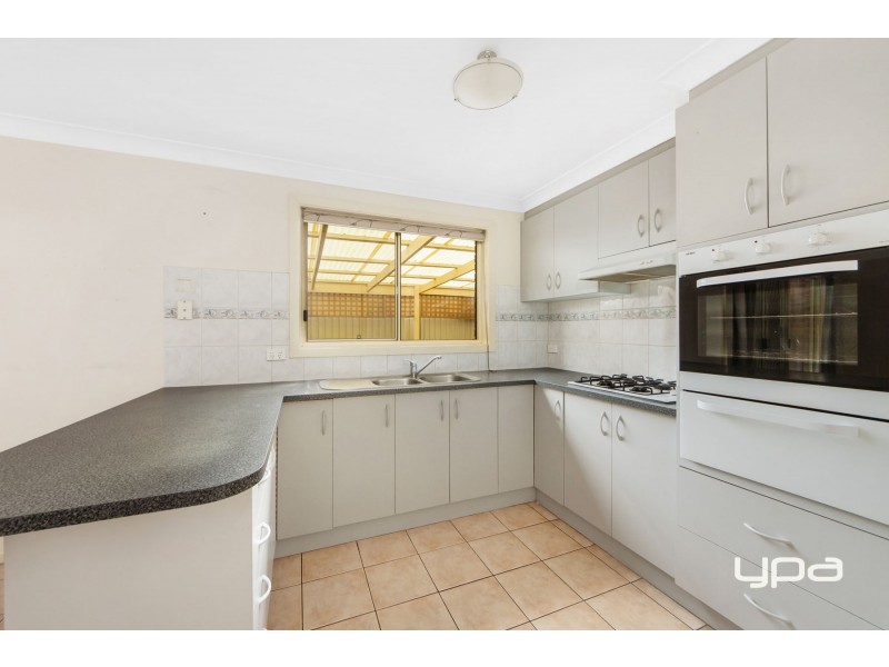 22 Macklin Way, Caroline Springs VIC 3023