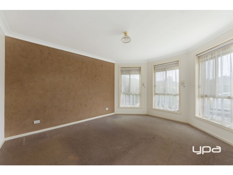 22 Macklin Way, Caroline Springs VIC 3023