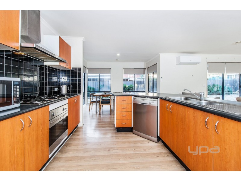 7 Narooma Avenue, Burnside VIC 3023