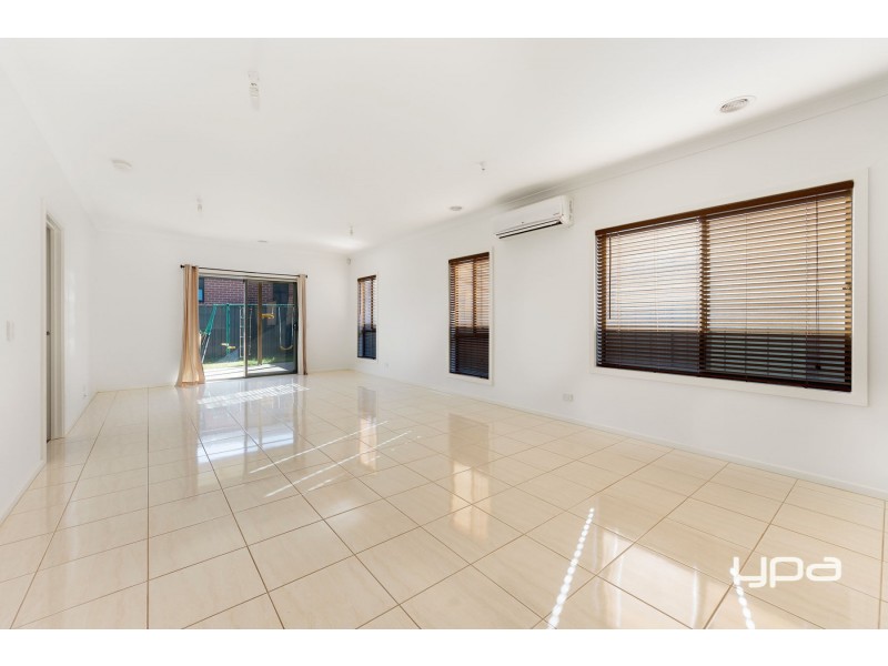 30 Duncombe Parkway, Deer Park VIC 3023