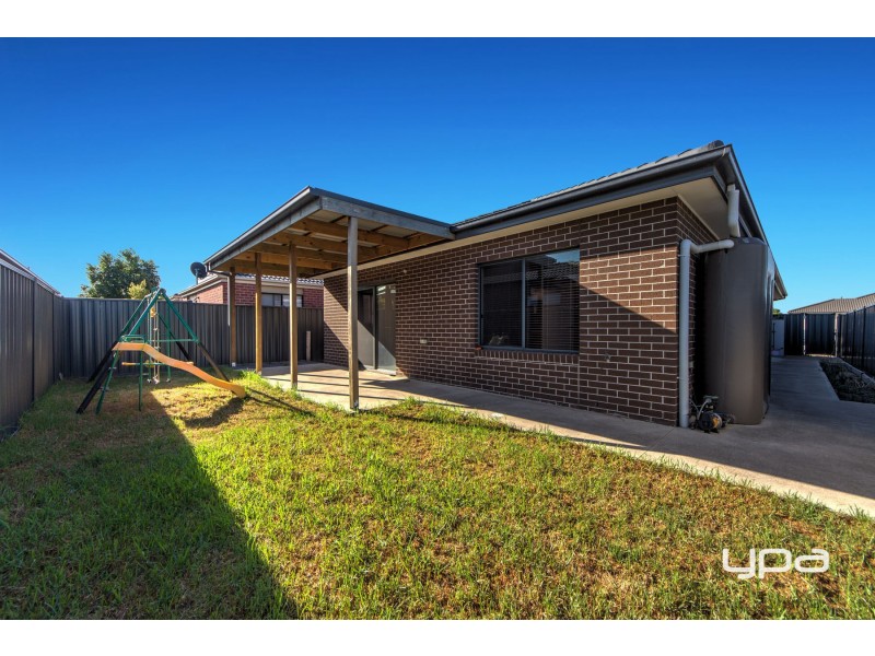 30 Duncombe Parkway, Deer Park VIC 3023