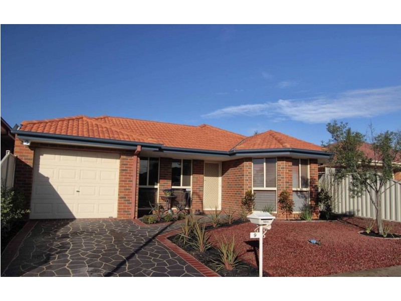 9 Cleland Way, Caroline Springs VIC 3023