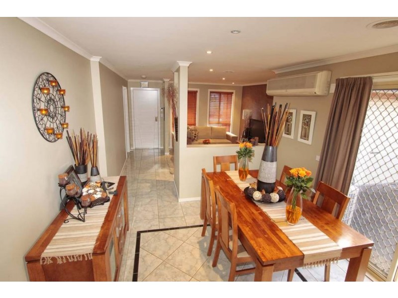 9 Cleland Way, Caroline Springs VIC 3023