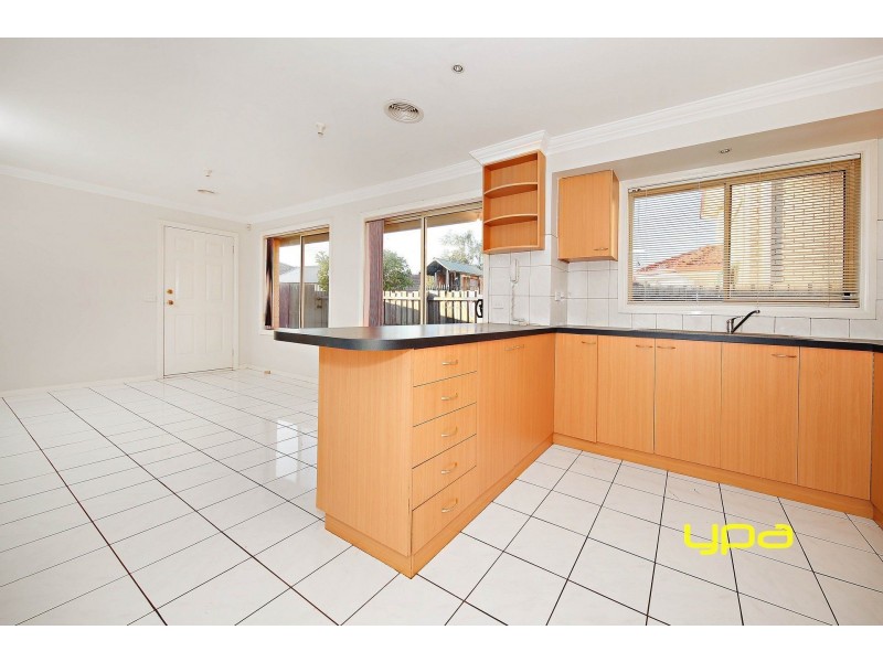 2/4 Deer Street, Deer Park VIC 3023