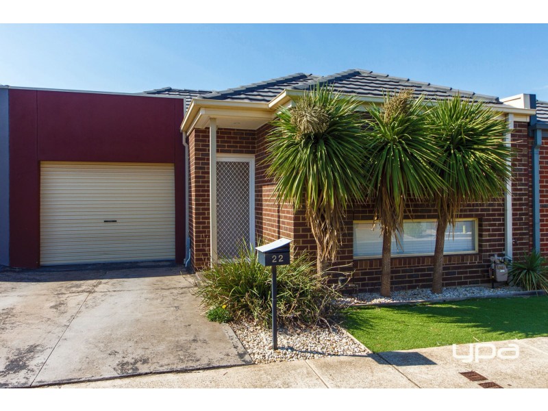 22/40 McCubbin Way, Caroline Springs VIC 3023