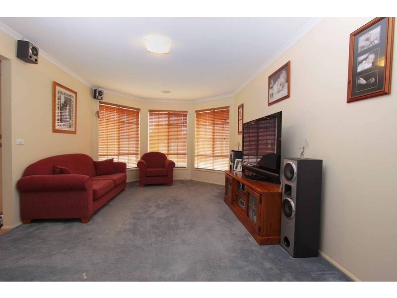 20 Millstream Way, Caroline Springs VIC 3023