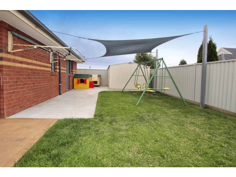 20 Millstream Way, Caroline Springs VIC 3023