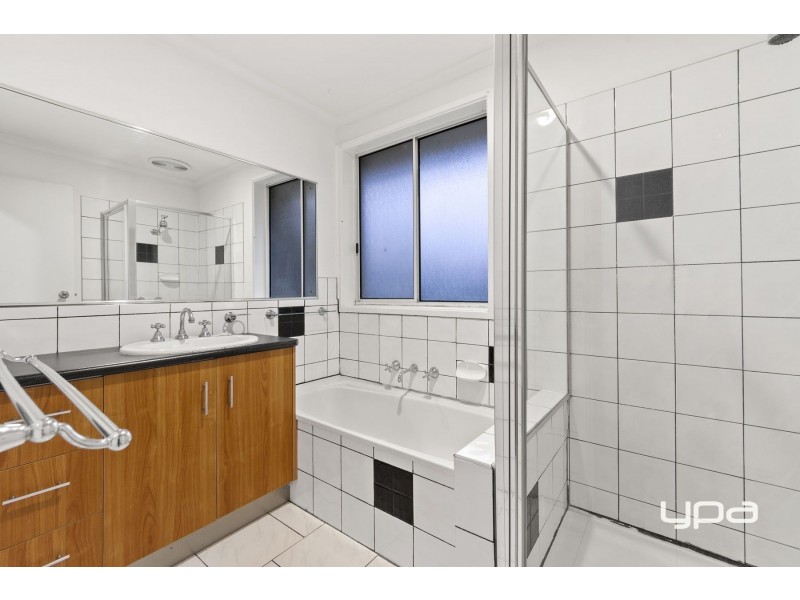 24 Coventry Drive, Werribee VIC 3030