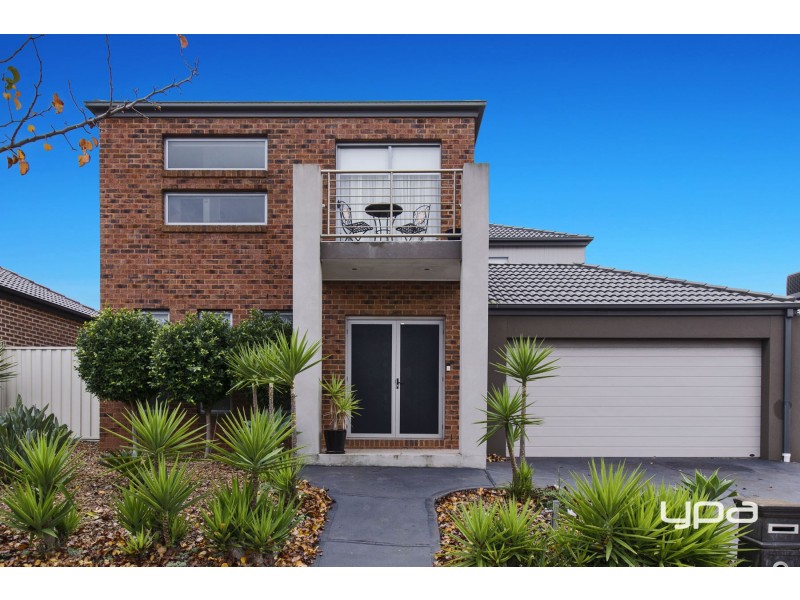 4 Carisbrook Street, Caroline Springs VIC 3023