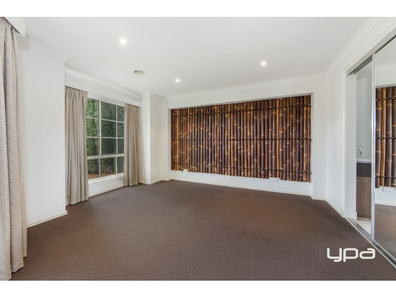 16 Inverell Street, Burnside Heights VIC 3023