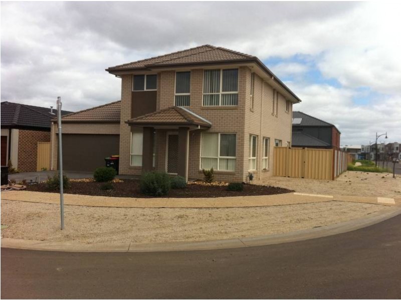 30  The Broadway, Caroline Springs VIC 3023