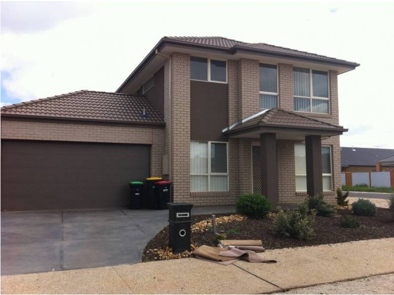 30  The Broadway, Caroline Springs VIC 3023