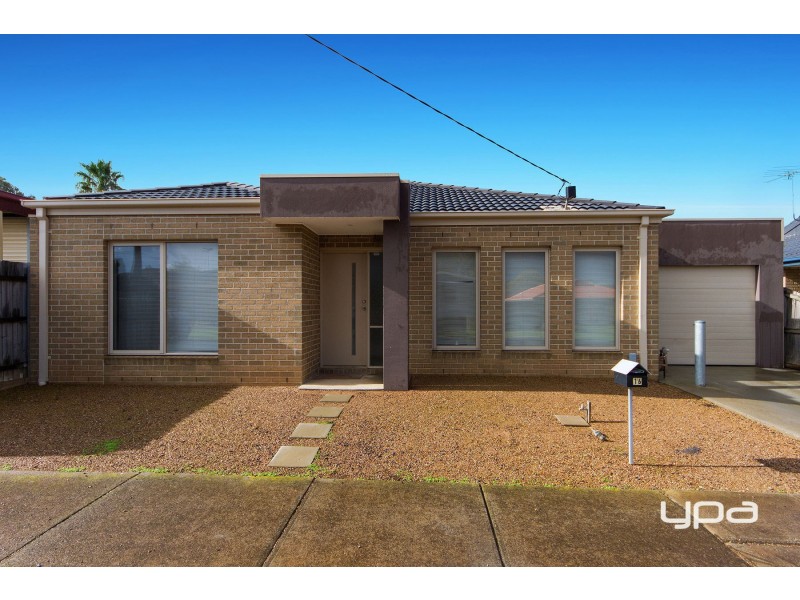 16 Gladstone Grove, Melton VIC 3337