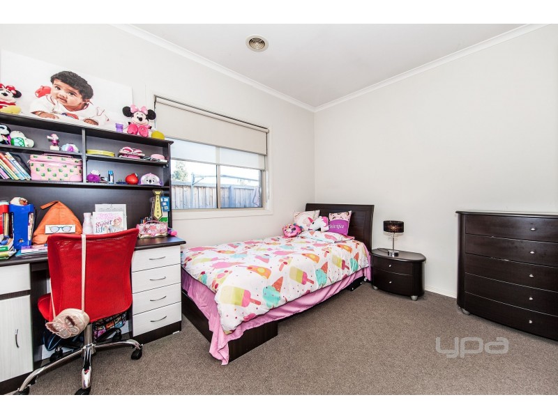 14 Hurlingham Place, Caroline Springs VIC 3023