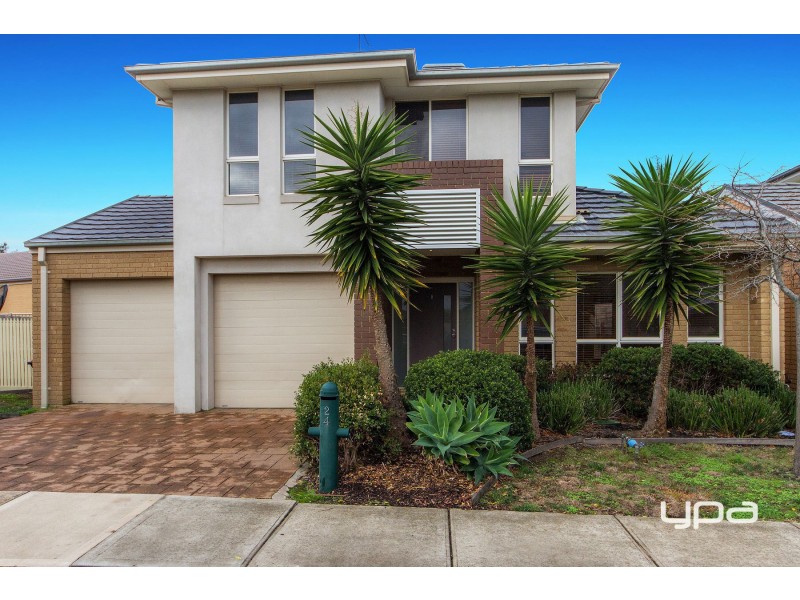 24 Garnet Way, Taylors Hill VIC 3037