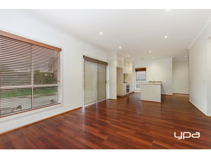 24 Garnet Way, Taylors Hill VIC 3037