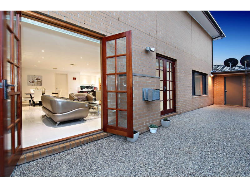 12 Marine Parade, Caroline Springs VIC 3023