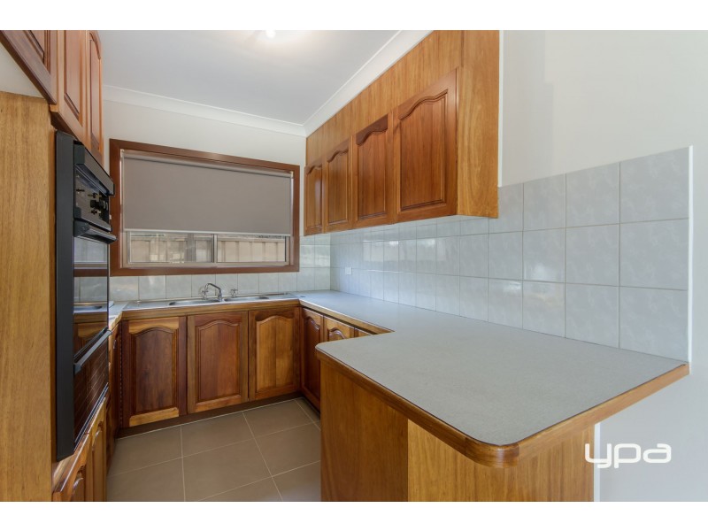 1/16 Wilpena Court, St Albans VIC 3021