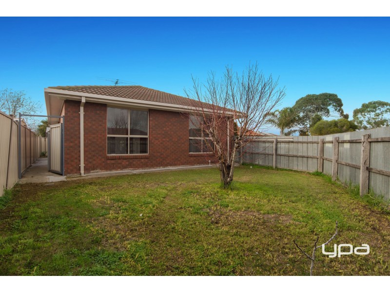 1/16 Wilpena Court, St Albans VIC 3021