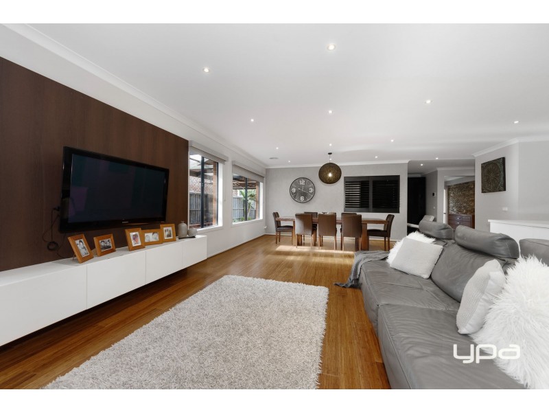 4 Bradfield Court, Taylors Hill VIC 3037