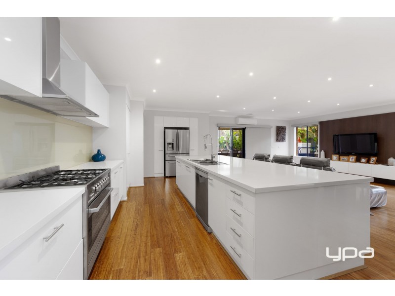 4 Bradfield Court, Taylors Hill VIC 3037