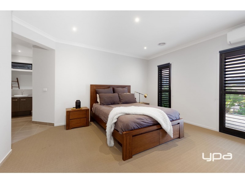 4 Bradfield Court, Taylors Hill VIC 3037