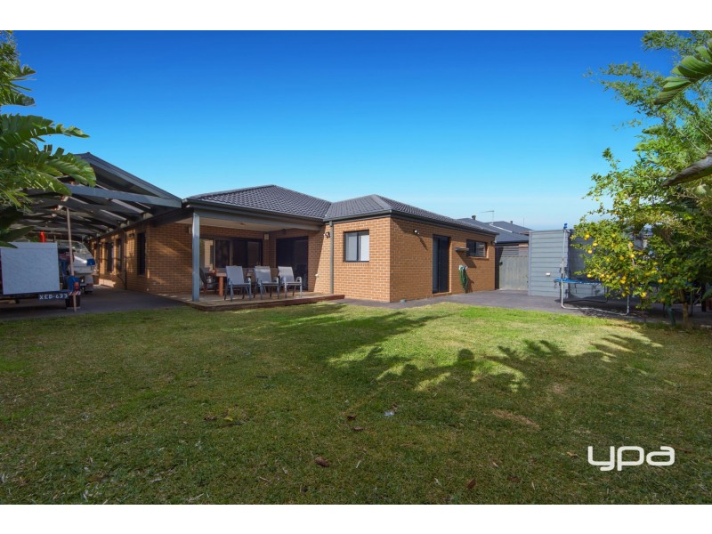 4 Bradfield Court, Taylors Hill VIC 3037