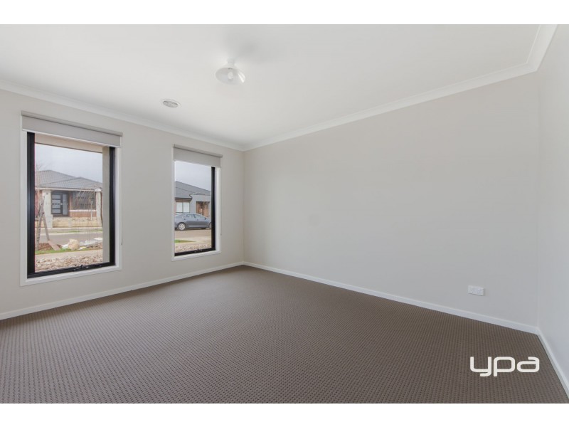 14 Easy Street, Diggers Rest VIC 3427