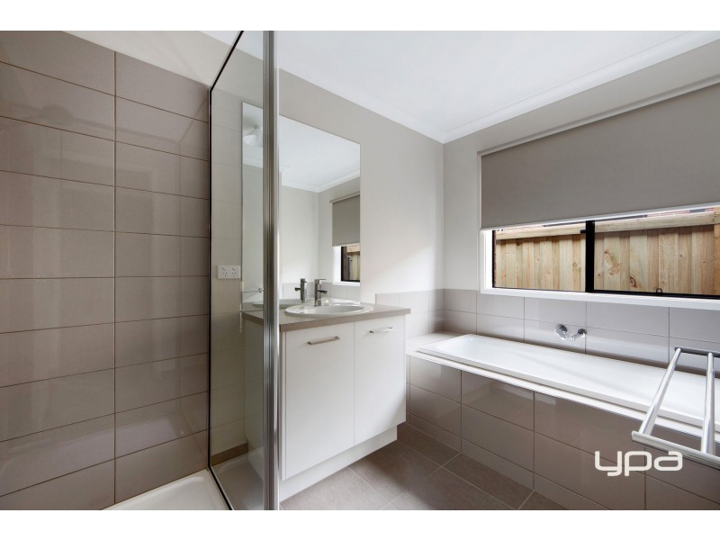 14 Easy Street, Diggers Rest VIC 3427