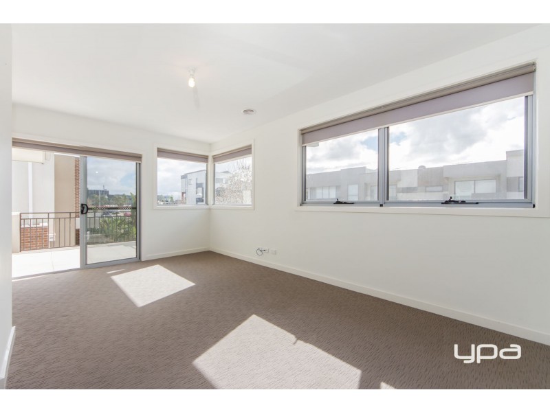 2 Meyers Lane, Caroline Springs VIC 3023