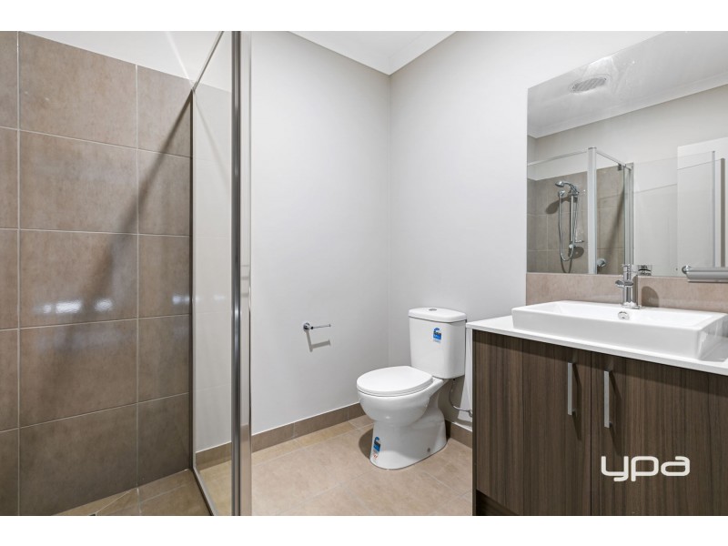 110 Riverside Concourse, Melton South VIC 3338