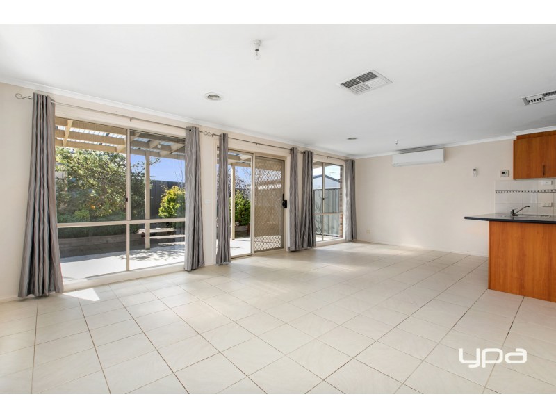 54 Klippel Way, Caroline Springs VIC 3023