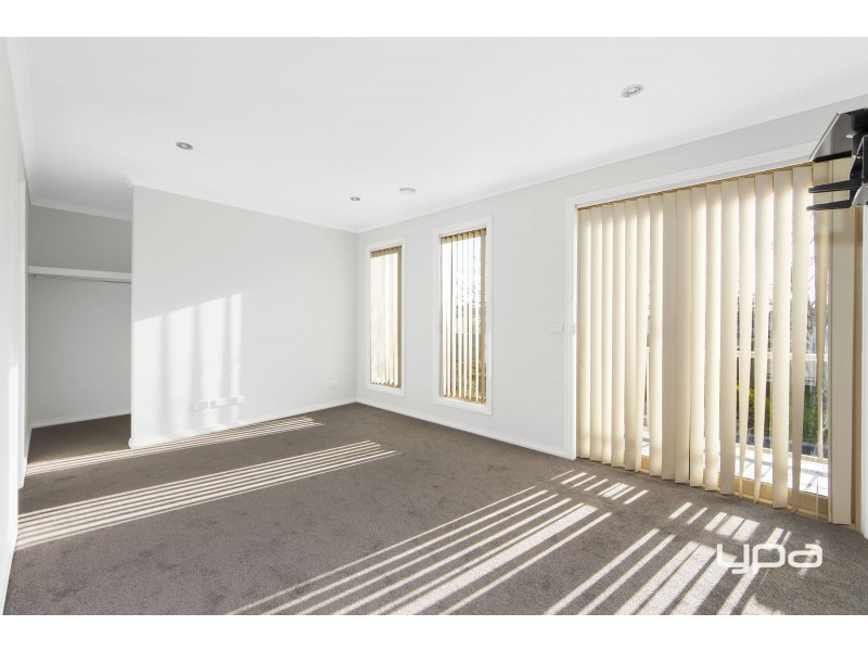 11 Wattle Park Street, Caroline Springs VIC 3023