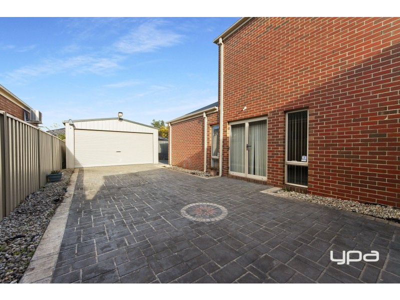 11 Wattle Park Street, Caroline Springs VIC 3023