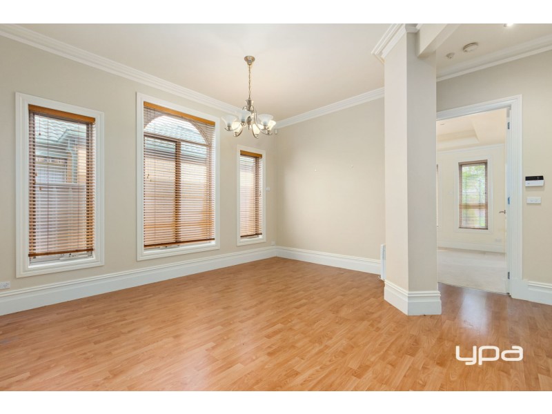 13 Blenheim Way, Caroline Springs VIC 3023