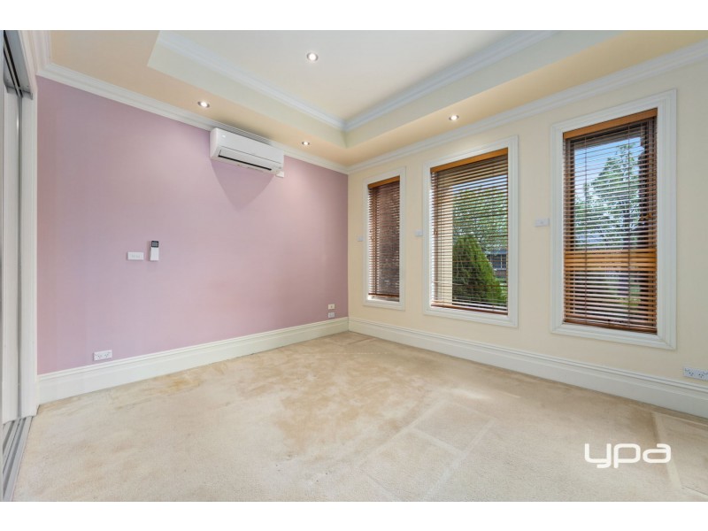 13 Blenheim Way, Caroline Springs VIC 3023