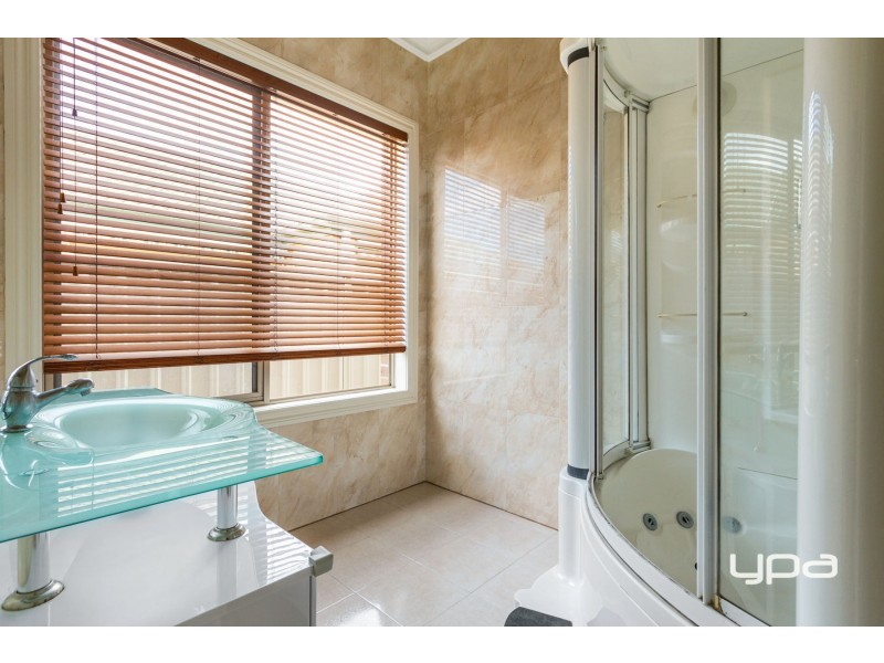 13 Blenheim Way, Caroline Springs VIC 3023