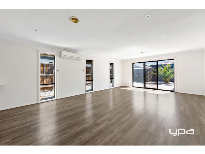 12 Regent Close, Burnside Heights VIC 3023