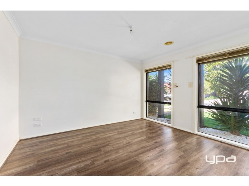 12 Regent Close, Burnside Heights VIC 3023