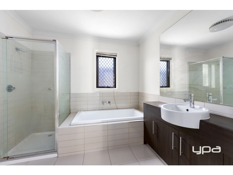 12 Regent Close, Burnside Heights VIC 3023