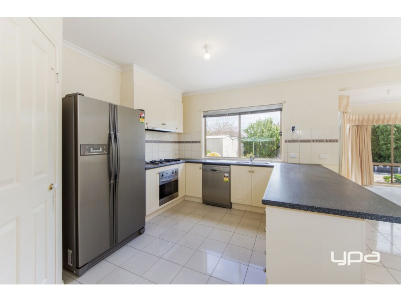 9 Tamborine Way, Caroline Springs VIC 3023