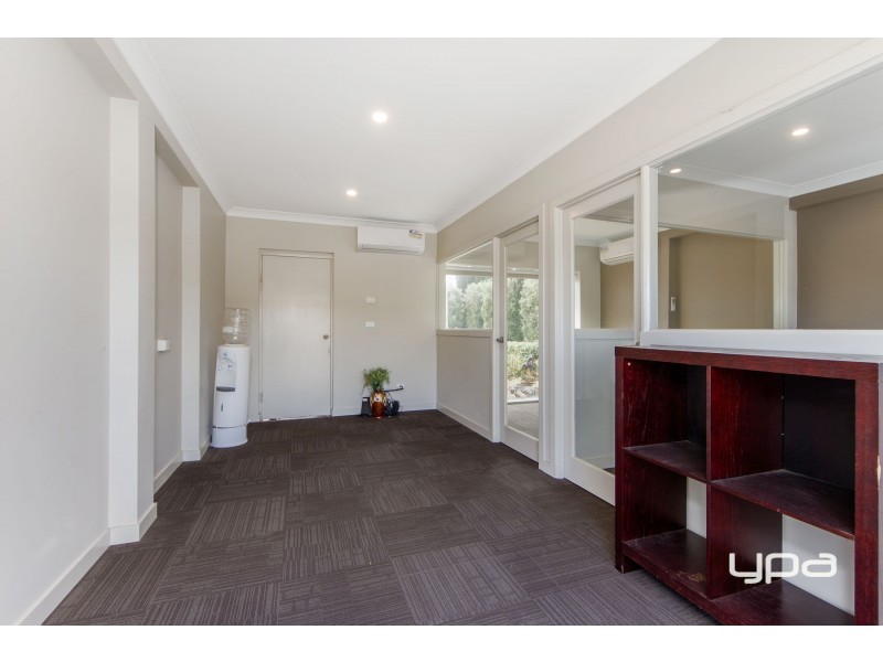 9 Tamborine Way, Caroline Springs VIC 3023